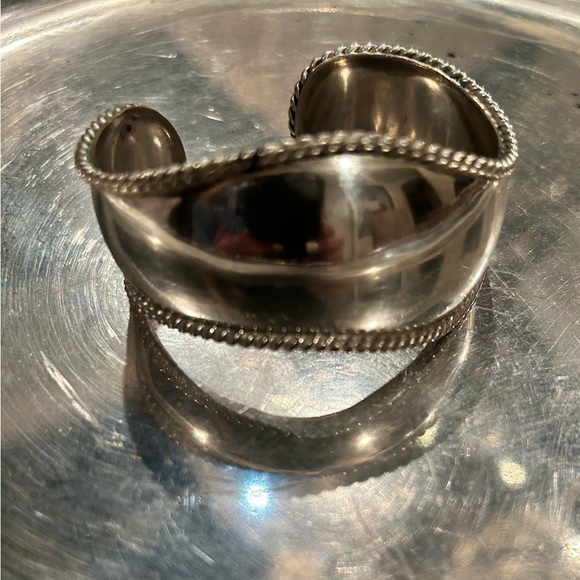 None Jewelry - Cute silver bracelet